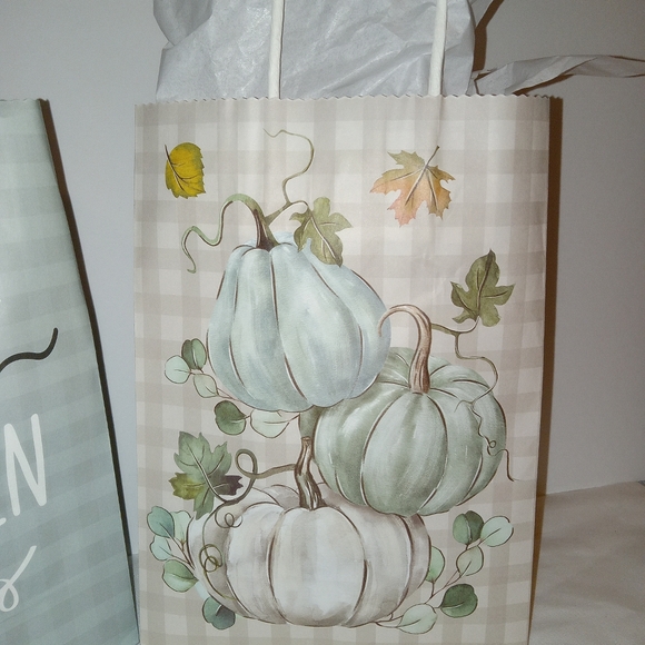 Fall paper gift bags set of 24 - Picture 3 of 5
